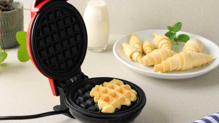 How to Use a Flipside Waffle Maker