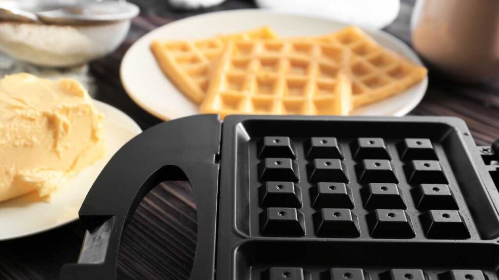 Waffle Maker with Removable Plates
