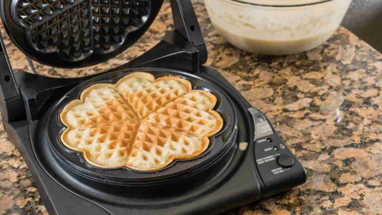 How to Use the Bella Waffle Maker